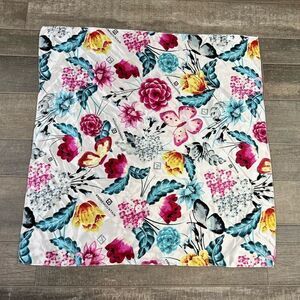 Women’s Stone Mountain white floral Butterfly scarf.